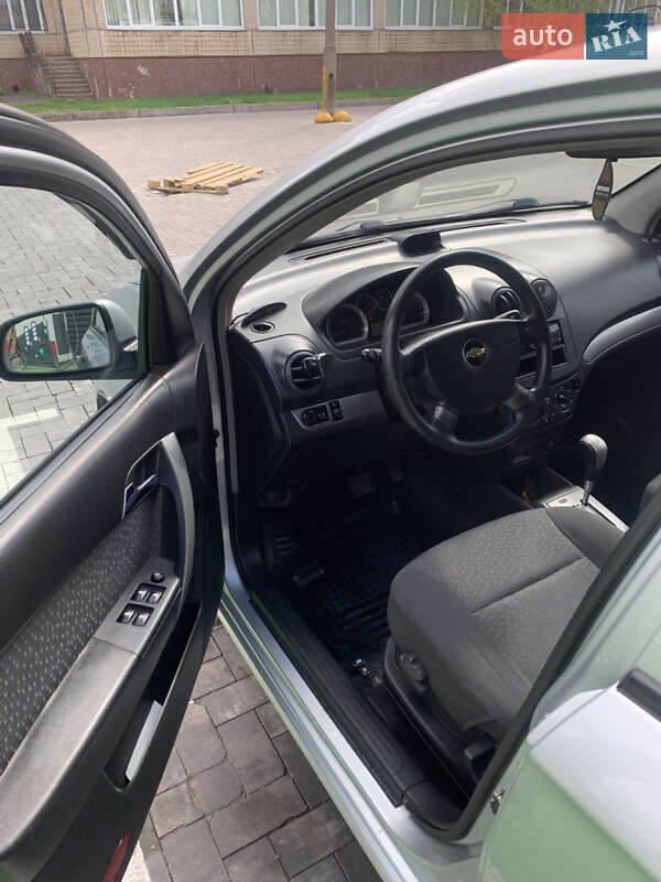Седан Chevrolet Aveo 2008 в Кривом Роге