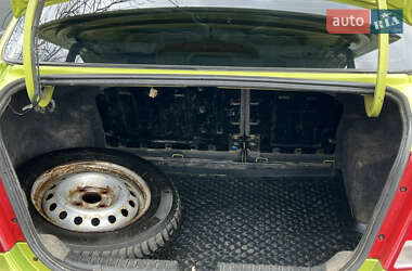 Седан Chevrolet Aveo 2004 в 
