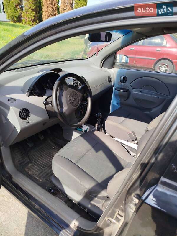 Седан Chevrolet Aveo 2005 в Києві