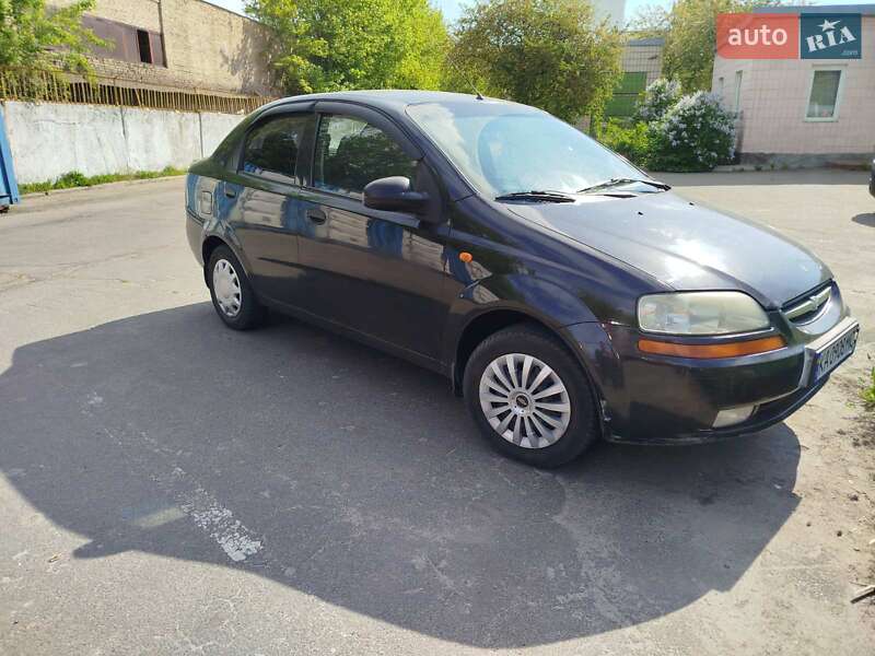 Седан Chevrolet Aveo 2005 в Києві