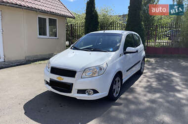 Хэтчбек Chevrolet Aveo 2010 в Ужгороде