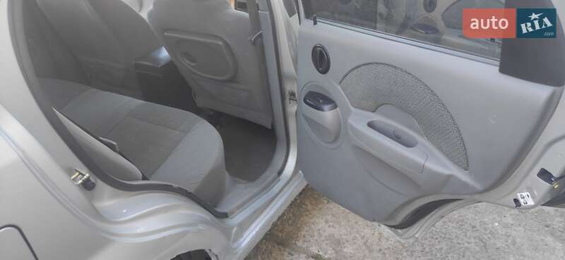 Седан Chevrolet Aveo 2005 в Запоріжжі