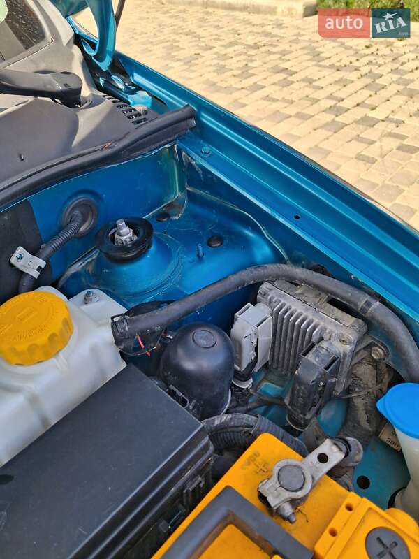 Седан Chevrolet Aveo 2009 в Чернівцях