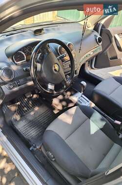 Хэтчбек Chevrolet Aveo 2009 в 