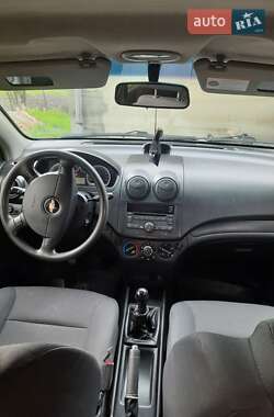 Хэтчбек Chevrolet Aveo 2011 в 