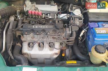 Хетчбек Chevrolet Aveo 2005 в 