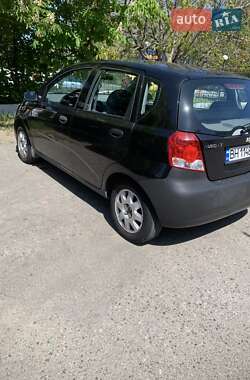 Хетчбек Chevrolet Aveo 2005 в 