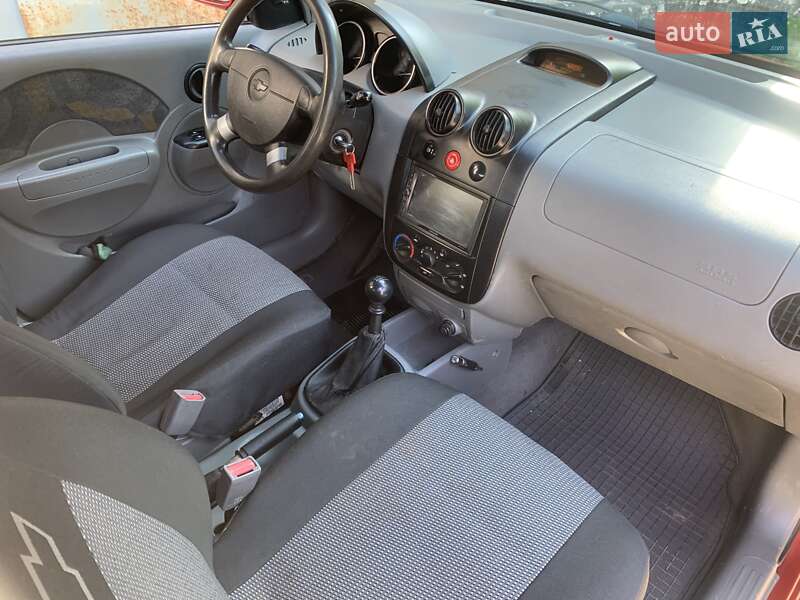 Хетчбек Chevrolet Aveo 2005 в Дніпрі