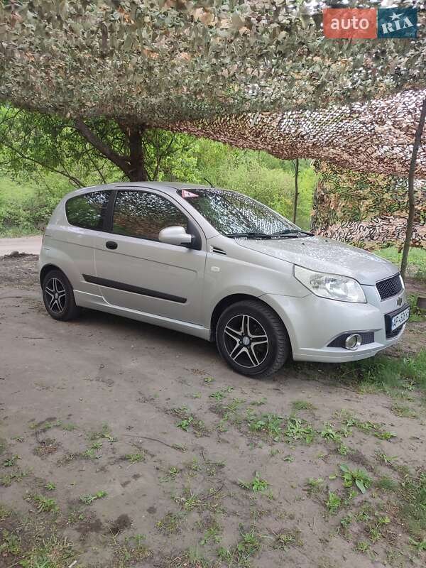 Хетчбек Chevrolet Aveo 2008 в 