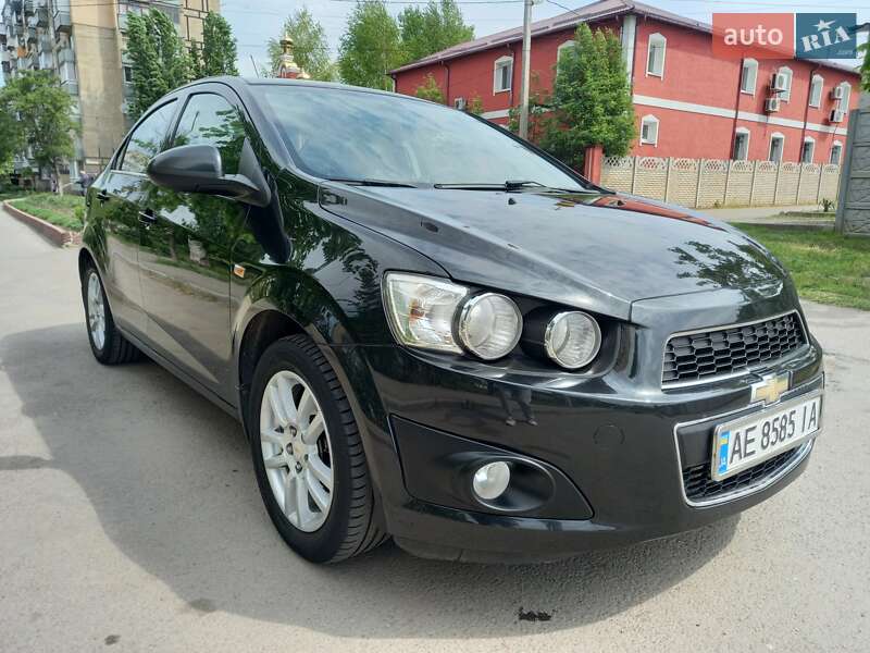 Седан Chevrolet Aveo 2012 в Кривом Роге