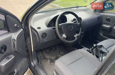 Хэтчбек Chevrolet Aveo 2006 в 