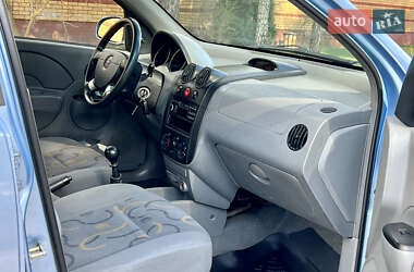 Седан Chevrolet Aveo 2004 в 