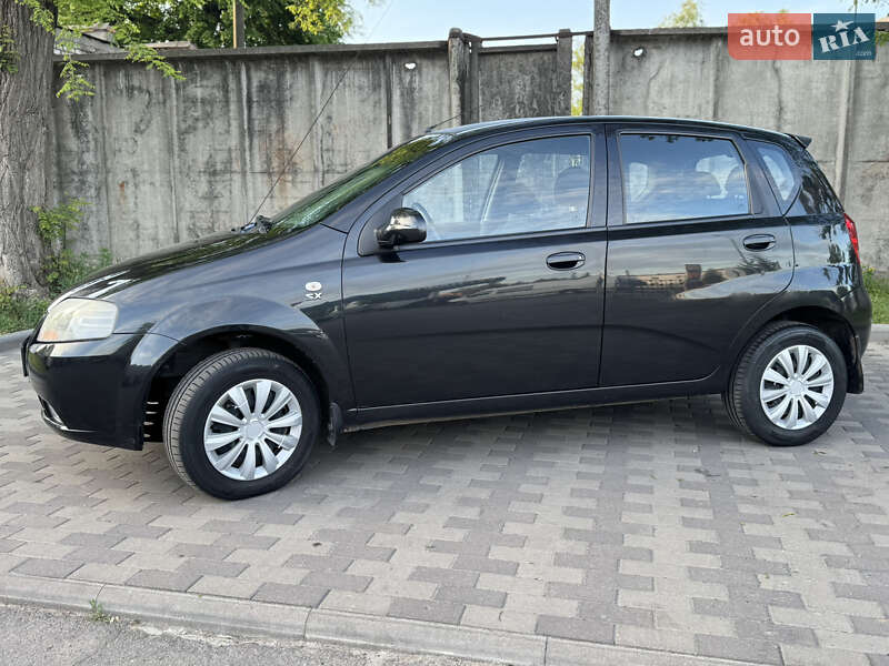 Хэтчбек Chevrolet Aveo 2007 в 