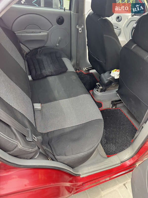 Седан Chevrolet Aveo 2004 в Киеве