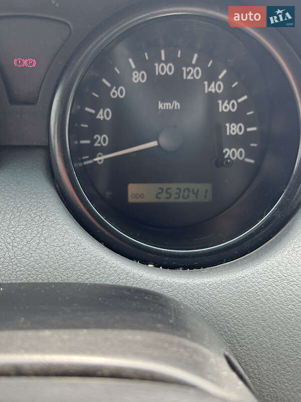 Седан Chevrolet Aveo 2004 в Киеве
