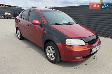 Седан Chevrolet Aveo 2004 в Києві