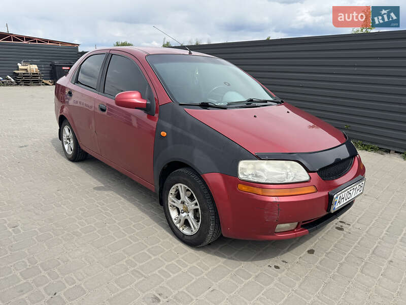 Седан Chevrolet Aveo 2004 в Киеве