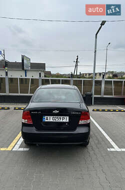 Седан Chevrolet Aveo 2004 в Киеве