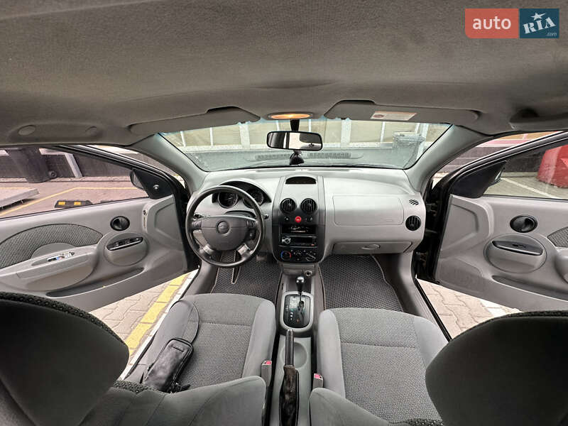Седан Chevrolet Aveo 2004 в Києві