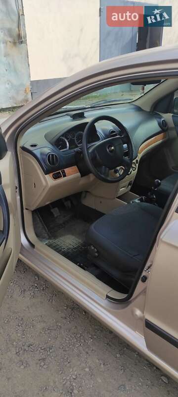 Седан Chevrolet Aveo 2008 в Полтаве