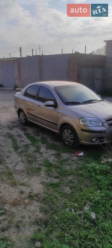 Седан Chevrolet Aveo 2008 в Полтаве