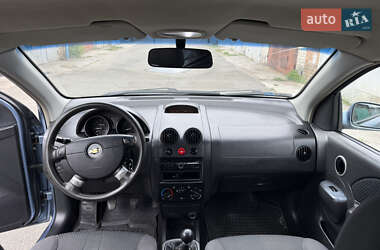 Хэтчбек Chevrolet Aveo 2006 в 