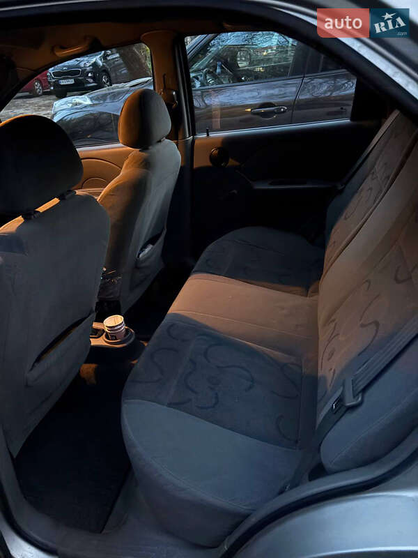 Седан Chevrolet Aveo 2005 в Києві