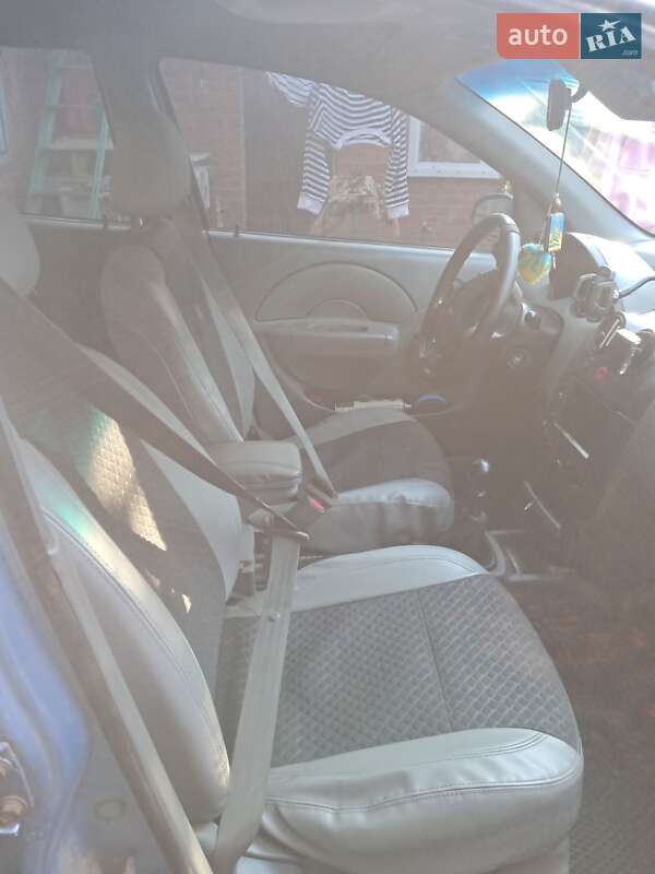 Седан Chevrolet Aveo 2005 в Лебедині