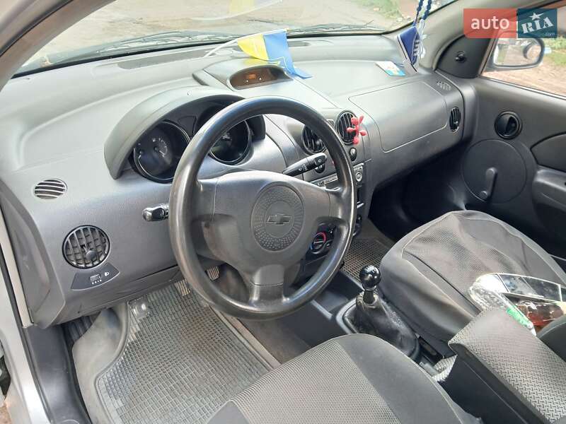 Седан Chevrolet Aveo 2005 в Львове