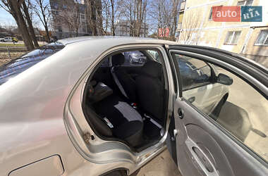 Седан Chevrolet Aveo 2005 в 