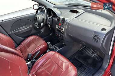 Хэтчбек Chevrolet Aveo 2006 в 