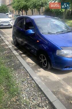 Хэтчбек Chevrolet Aveo 2005 в 