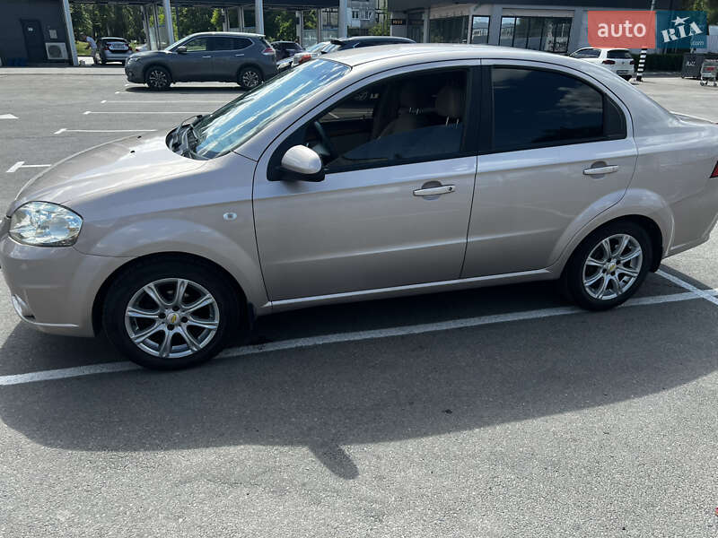 Седан Chevrolet Aveo 2007 в Днепре