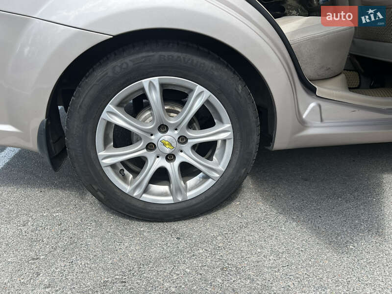 Седан Chevrolet Aveo 2007 в Днепре