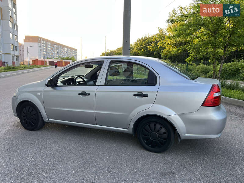 Седан Chevrolet Aveo 2006 в Харькове