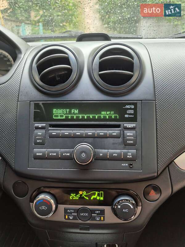 Хэтчбек Chevrolet Aveo 2008 в Киеве фото 17 Хэтчбек Chevrolet Aveo 2008 в Киеве