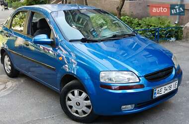 Седан Chevrolet Aveo 2005 в Днепре