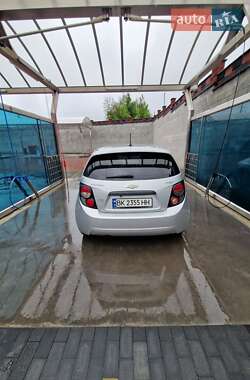 Хэтчбек Chevrolet Aveo 2012 в 