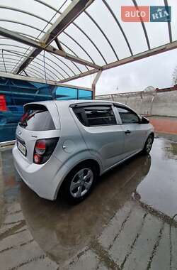 Хэтчбек Chevrolet Aveo 2012 в 