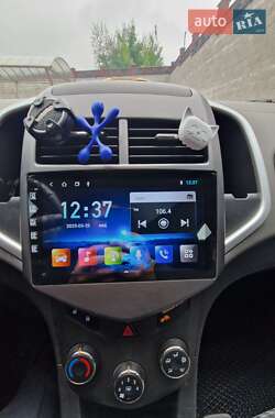 Хэтчбек Chevrolet Aveo 2012 в 
