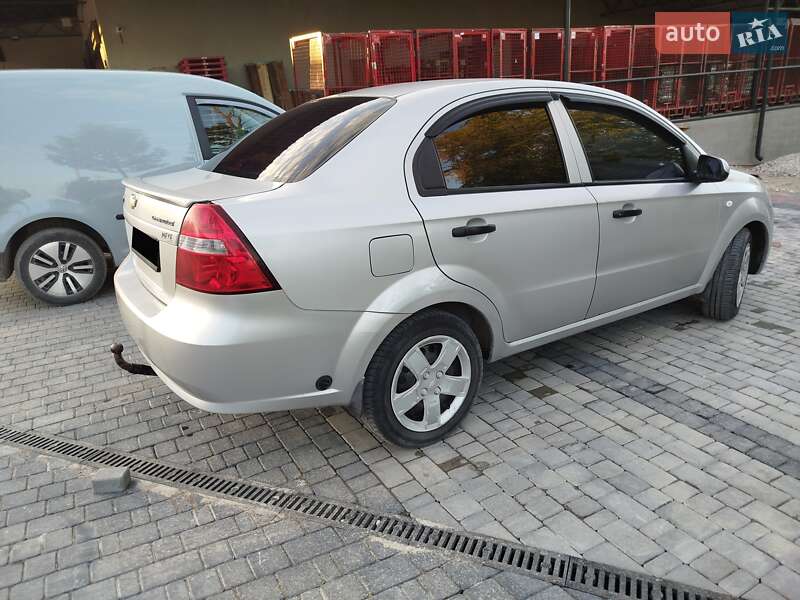 Седан Chevrolet Aveo 2006 в Кременці