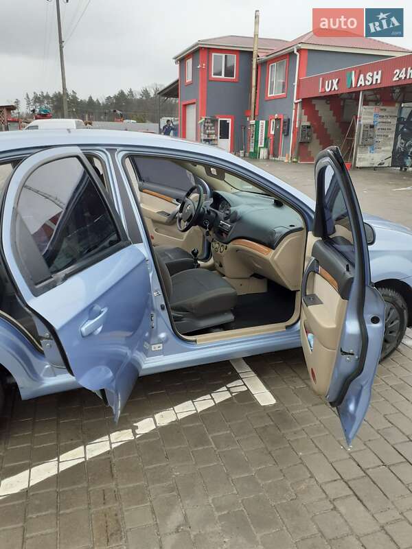 Седан Chevrolet Aveo 2008 в Олевську