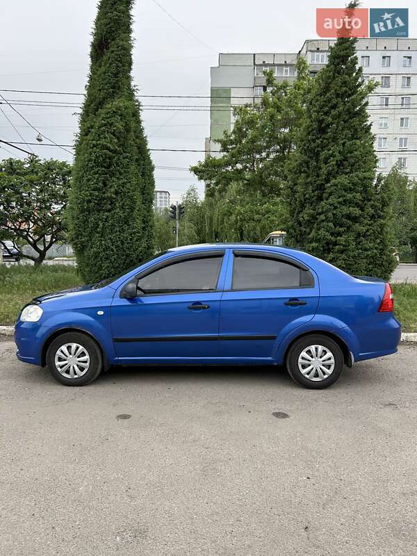 Седан Chevrolet Aveo 2006 в Сумах