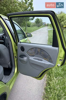 Хэтчбек Chevrolet Aveo 2005 в 