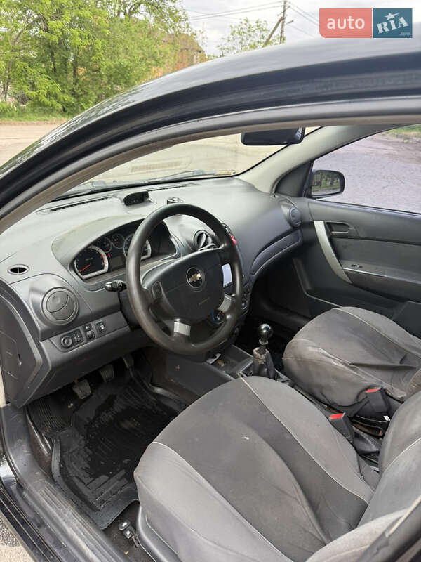 Седан Chevrolet Aveo 2011 в Кривом Роге