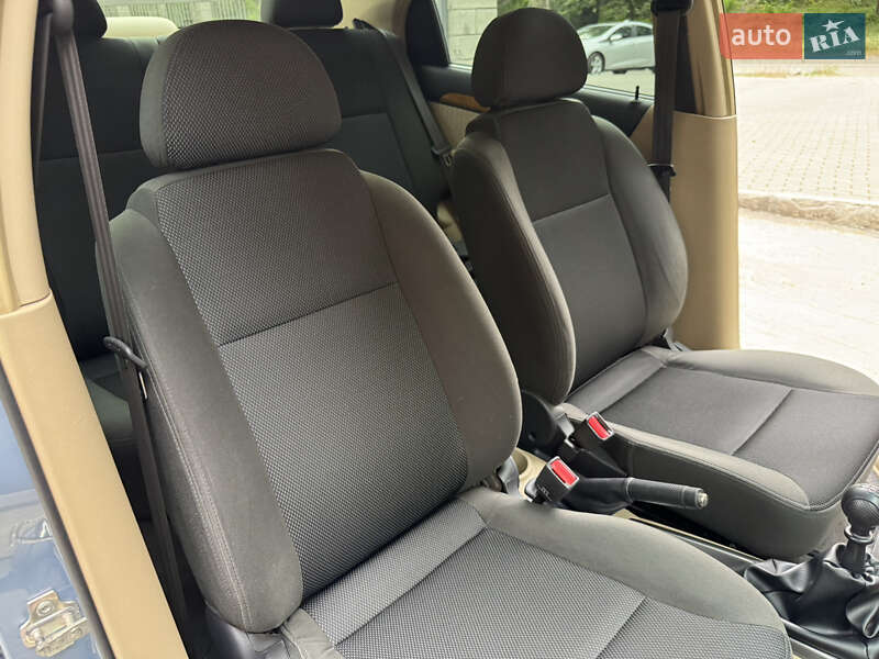 Седан Chevrolet Aveo 2008 в Запоріжжі