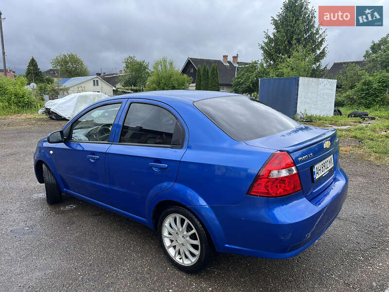 Седан Chevrolet Aveo 2006 в Львове