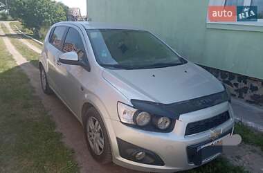 Хэтчбек Chevrolet Aveo 2011 в 
