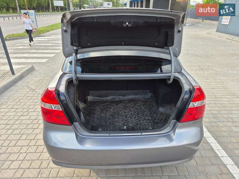 Седан Chevrolet Aveo 2007 в Днепре