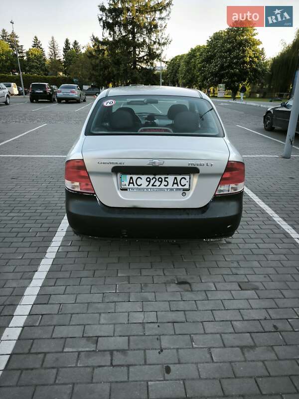 Седан Chevrolet Aveo 2005 в Луцке